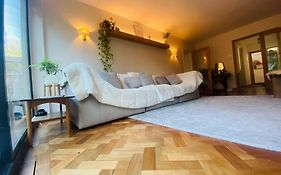 Pretty Fancy Staycation - South East London / Kent